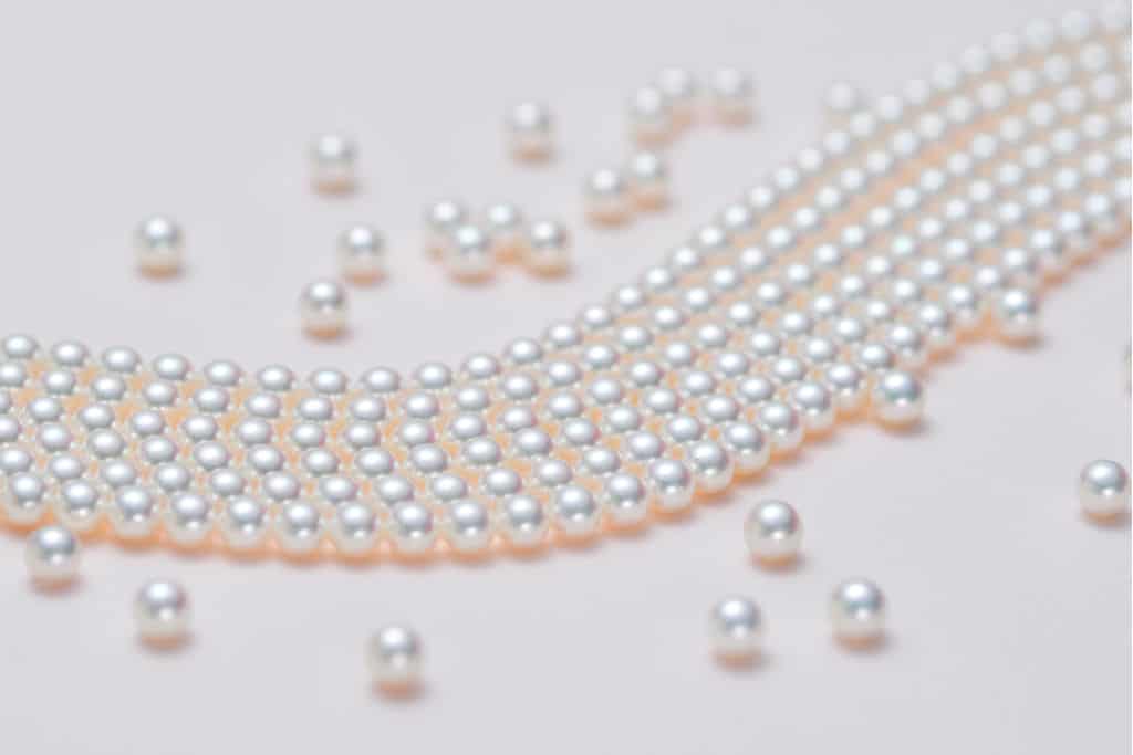akoya pearl necklace and pearls