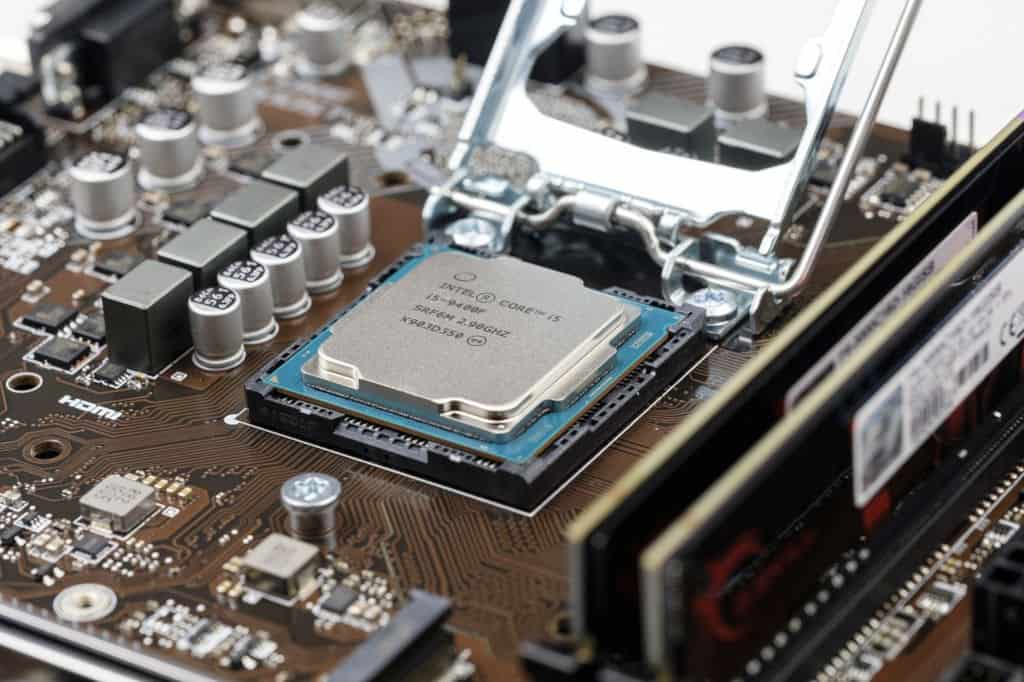 close up of Intel i5 9400F CPU