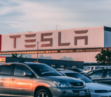 How Many Days and Hours Do Tesla Employees Work? (in 2022)